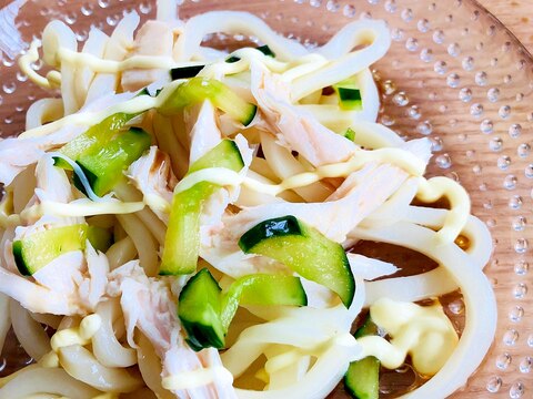 鶏ハムときゅうりの冷やしうどん